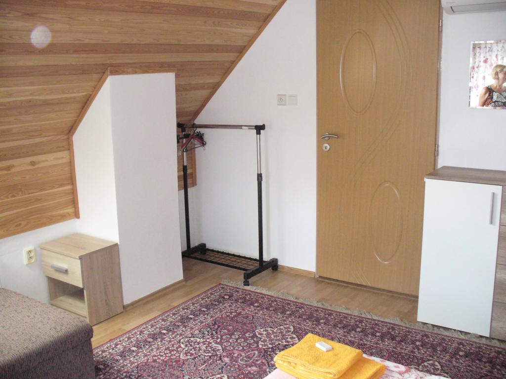 Penzion Jarka Apartman Lednice Szoba fotó